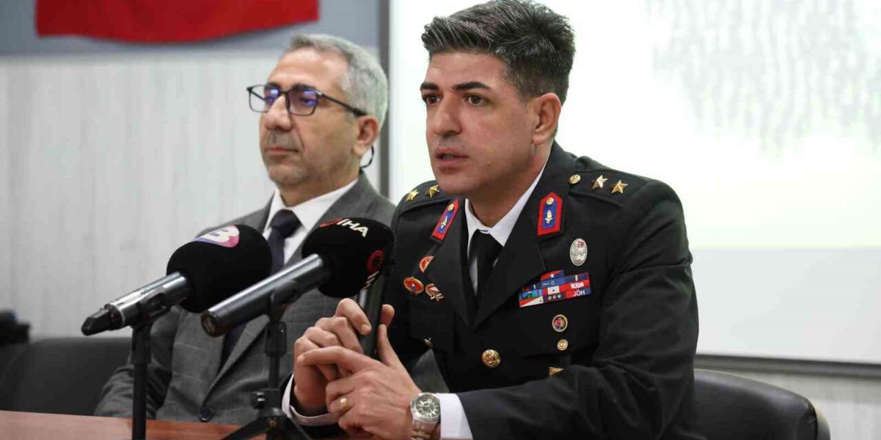 Kahramanlık buluşmasında sözün bittiği an: Gazi üsteğmenden şehit babasına büyük hürmet