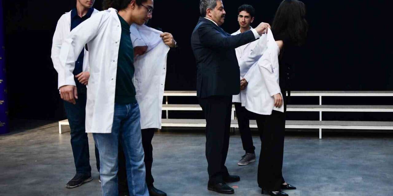 Malatya Turgut Özal Üniversitesi Tıp Fakültesi’nde beyaz önlük heyecanı