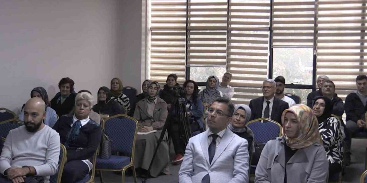 Elazığ’da edebiyat atölyesi eğitimleri sürüyor