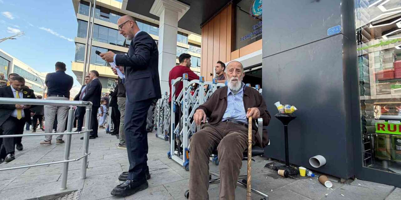 93 yıllık çınar, Erzincan TSO seçimlerinde sandık başında