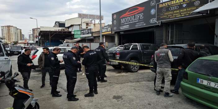 Silahlı kavgada 1'i ağır 3 kişi yaralandı