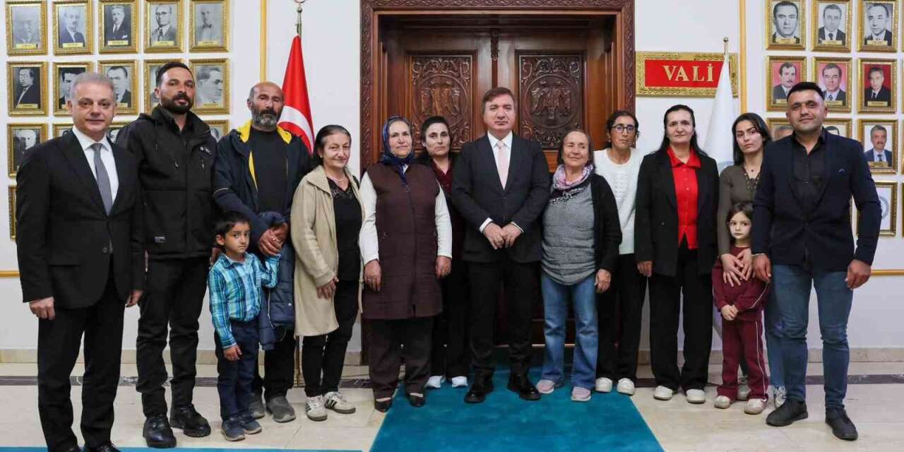 Vali Aydoğdu, Kureyşli Sarıkaya köyü sakinlerini ağırladı