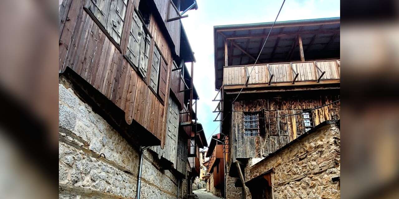 Yıllara meydan okuyan Eğin evleri, tarihi ve ustalığı yaşatıyor