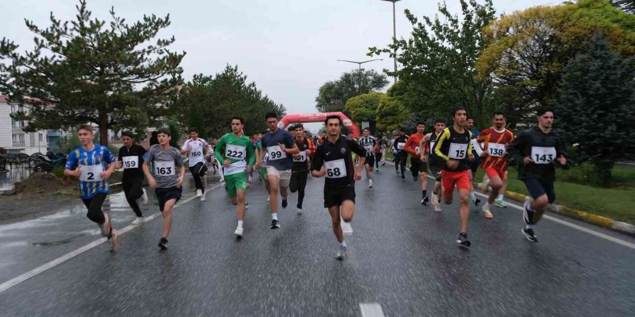 Erzincan’da Cumhuriyet Kupası müsabakaları düzenlendi