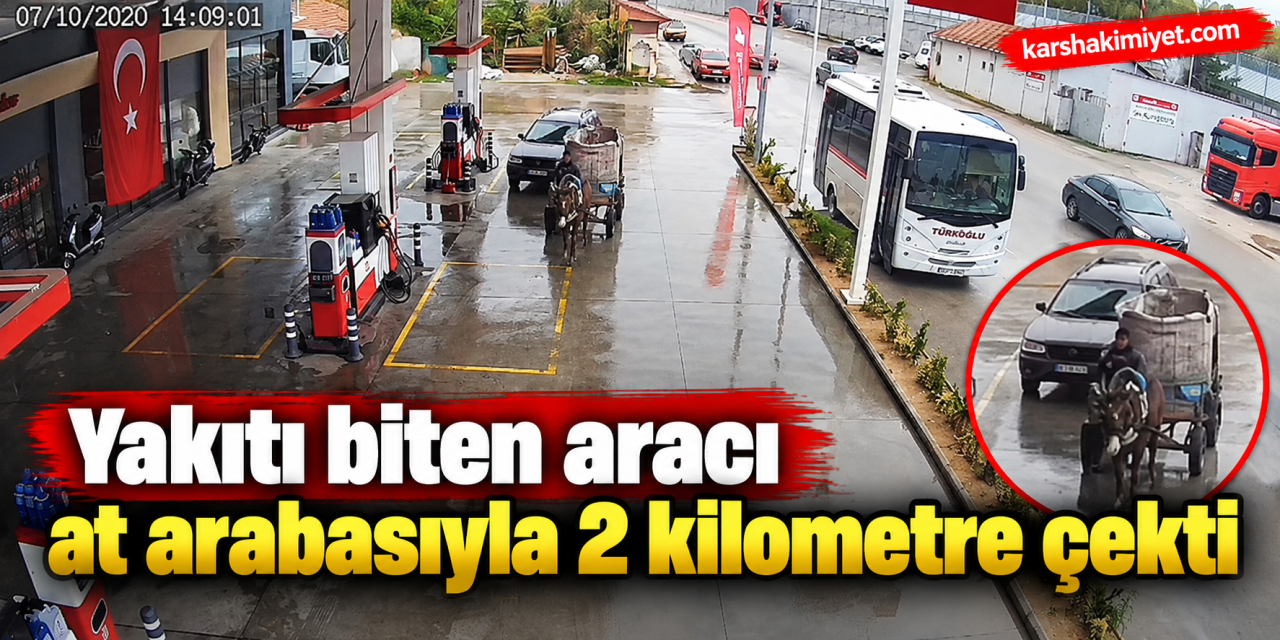 Yakıtı biten aracı at arabasıyla 2 kilometre çekti
