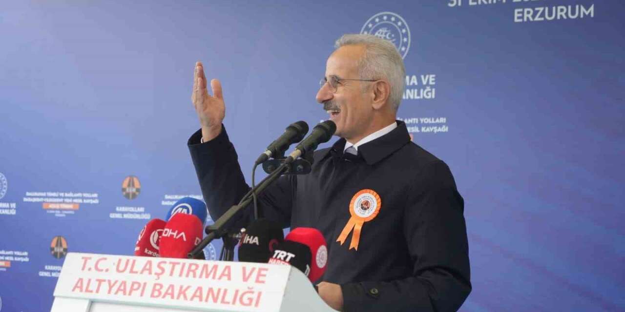 Bakan Uraloğlu müjdeyi verdi: Erzincan-Erzurum-Kars hızlı tren hattı geliyor