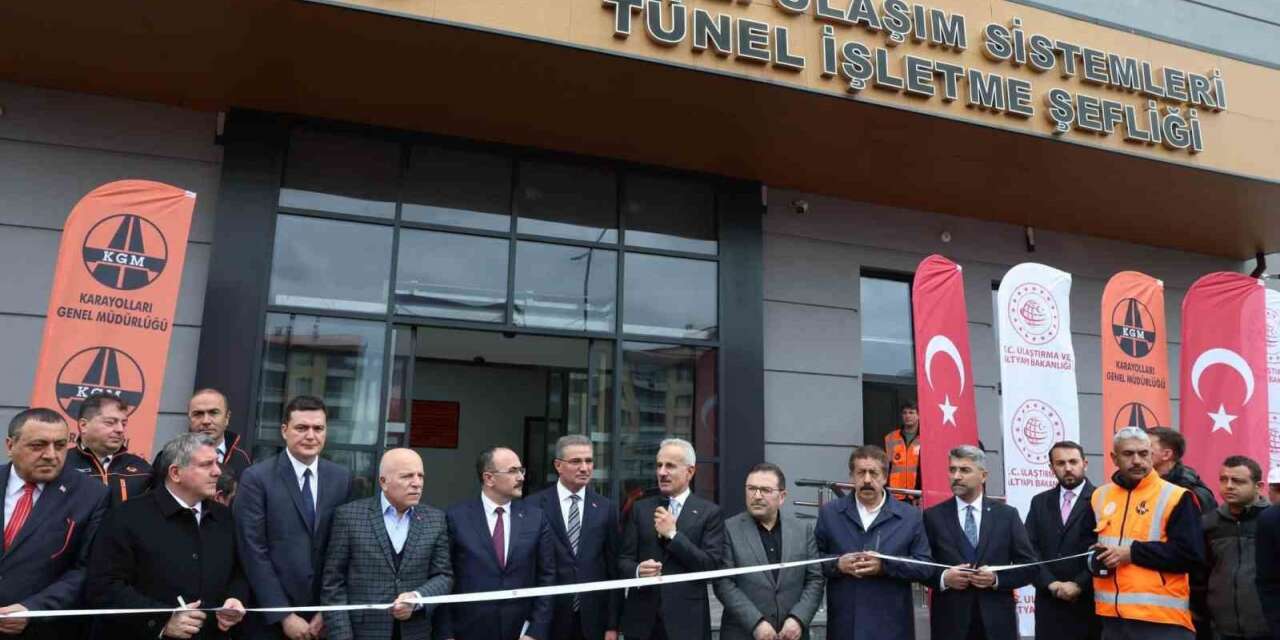 Erzurum’da akıllı ulaşım sistemleri merkezi hizmete açıldı