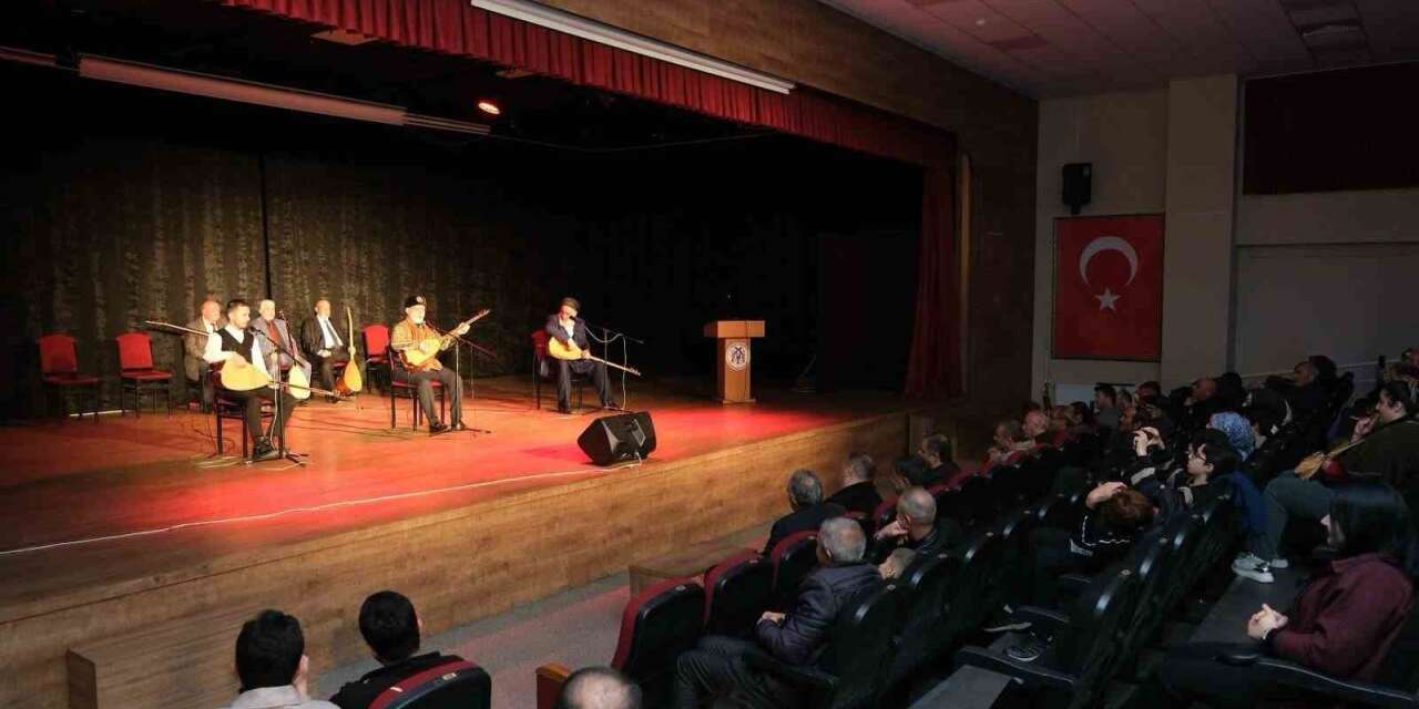 Halk ozanları Erzincan’da Aşıklar Gecesi’nde buluştu