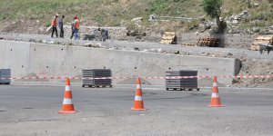 Karayolları Kars’ın şehir içi bağlantı yollarını da sıcak asflat yapıyor