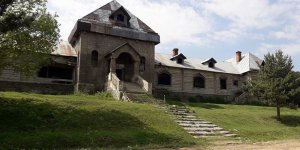 Sarıkamış Katerina Av Köşkü yıkılıyor