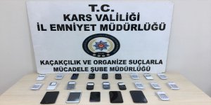 Kars'ta kaçak telefonlara el konuldu