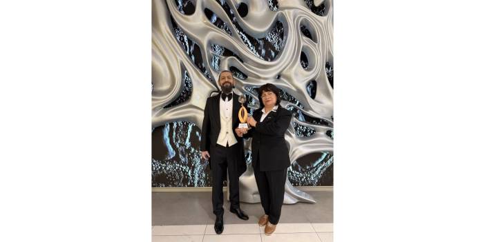 Yılın Barış İnsanı Ödülü Dünyaca Ünlü Yazar Akif Manaf'a