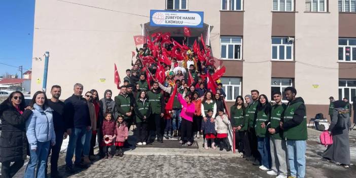 Kars'ta Yeşilay çocuklarla buluştu