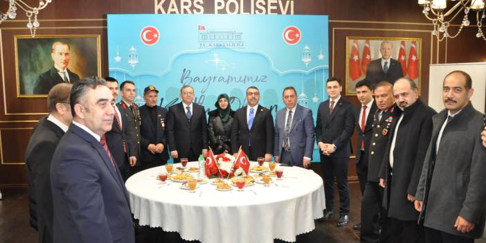 Kars'ta protokol üyeleri bayramlaştı