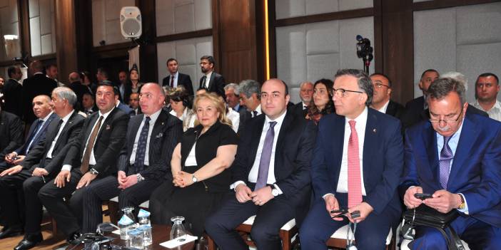 Kars'ta tarihi eşik: Türkiye-Ermenistan iş dünyası B2B görüşmeleriyle Kars'ta buluştu