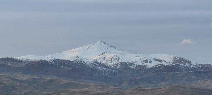 Erzurum Nisan ayında beyaza büründü