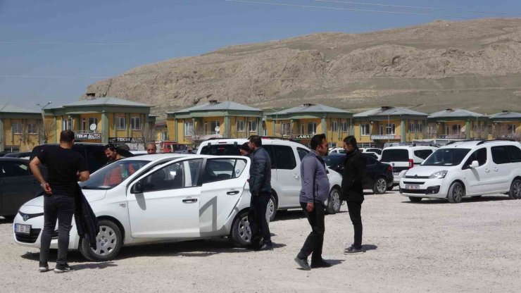 Van’daki açık oto pazarında Ramazan ayı sessizliği