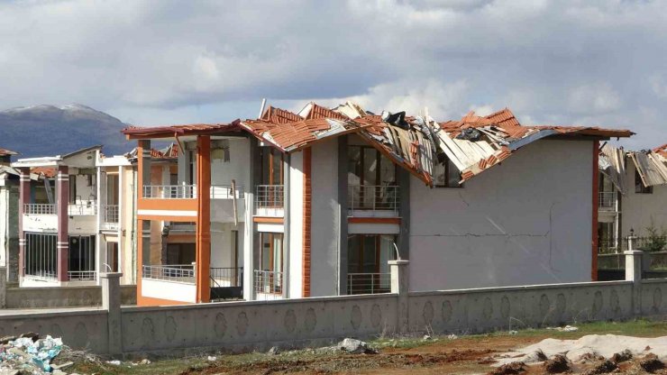 Malatya’da depremin vurduğu milyonluk 65 villa harabeye döndü