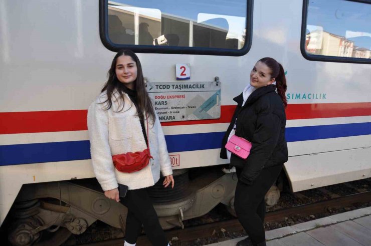 Doğu Ekspresi’nde bayram yoğunluğu yaşanıyor