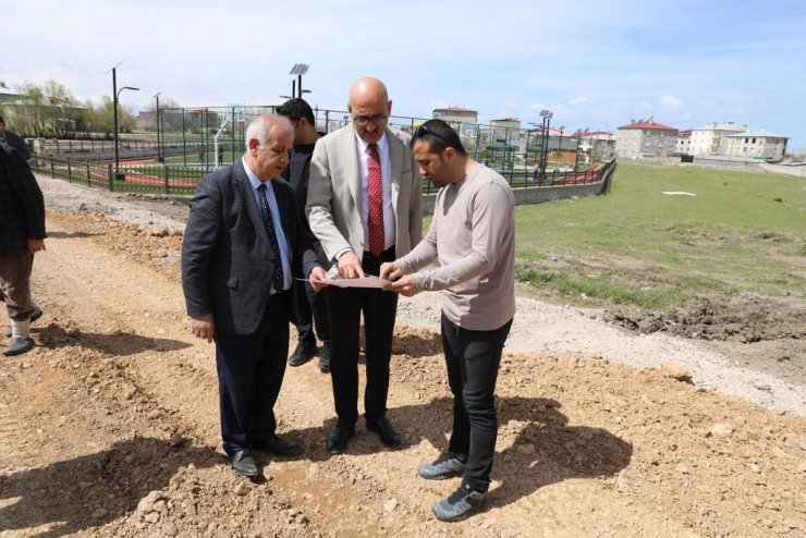 İpekyolu Belediyesi yeni yollar açmaya devam ediyor