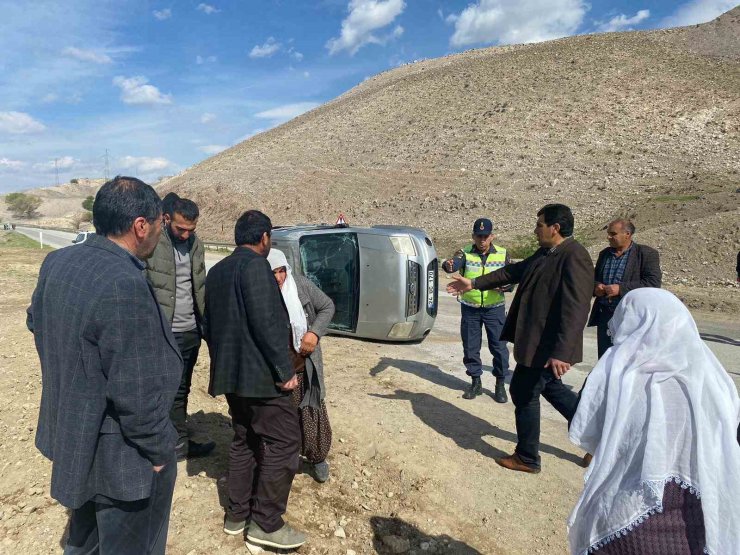 Erzincan’da trafik kazası: 2 yaralı