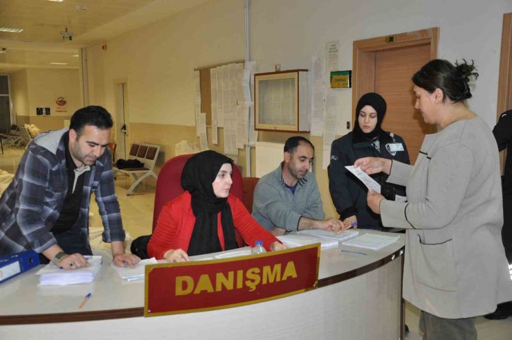 Kars’ta sandık başkanları torbalarını adliyeden aldı