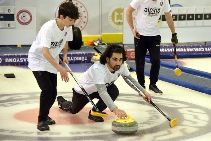 Erzurum’da Curling Heyecanı