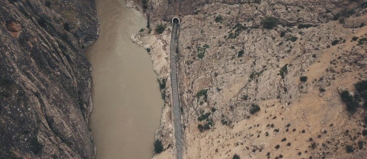 Erzincan’daki masalsı kanyonlar turizmcileri cezbediyor