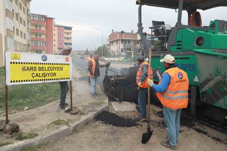 Kars’ta BSK asfalt yol yapım çalışması sürüyor