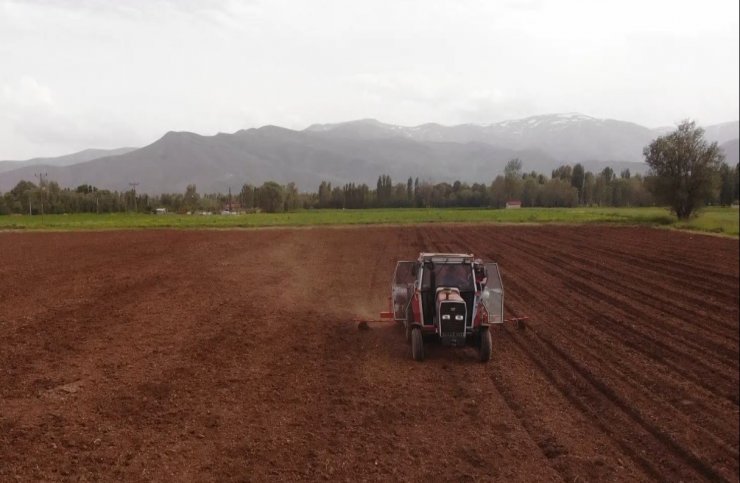 Muş’ta ilk defa silajlık soya ekimi yapıldı