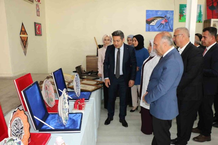 Hizan’da yılsonu sergisi