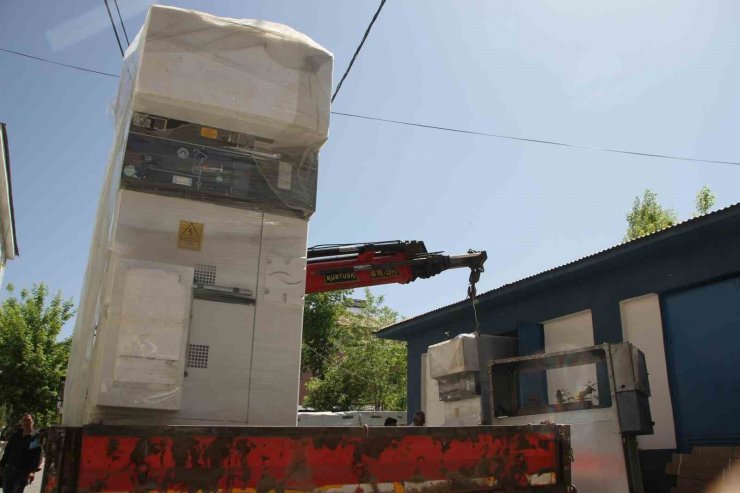 VEDAŞ, Malazgirt’in elektrik trafolarını yeniliyor