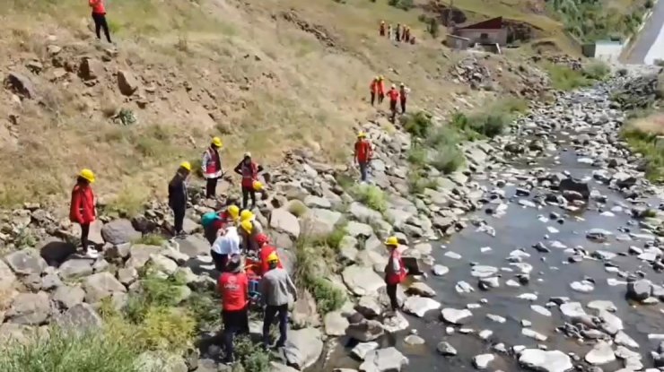 SAR ekibi, yeni gönüllülere kamplı eğitim verdi