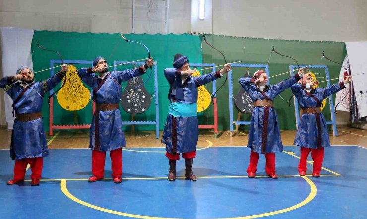 Erzincan’da Geleneksel Türk Okçuluğu yaşatılmaya devam ediyor