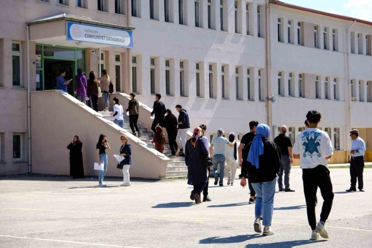 Erzincan’da YKS heyecanı başladı