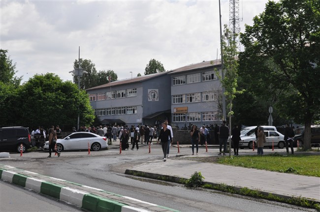 karsta-universite-sinavinin-ikinci-turu-basladi-1.jpg