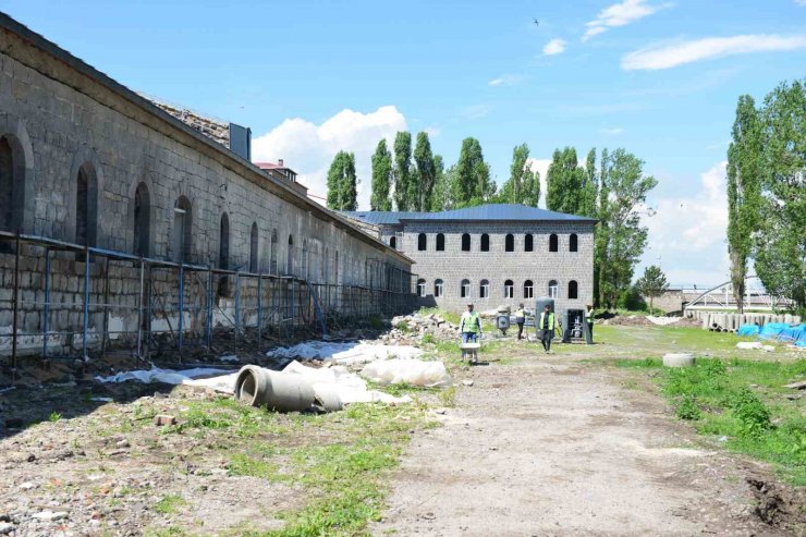 Ardahan’da Millet Bahçesi İnşaat Çalışmaları devam Ediyor