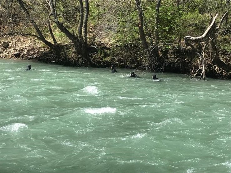 Tunceli Belediyesi dalgıç ekibinden, boğulma vakalarına karşı eğitim