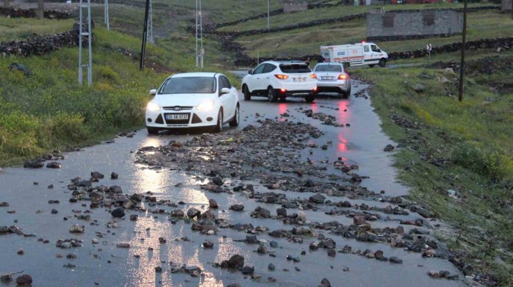 Iğdır’da sağanak sele neden oldu