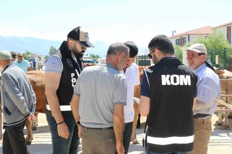 Erzincan polisinden kurban satıcılarına ’sahte para’ uyarısı