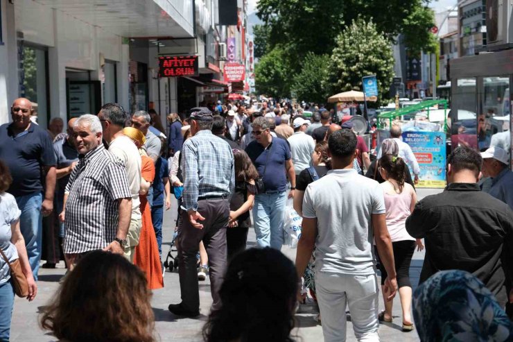 Erzincan’da bayram yoğunluğu gurbetçi akınıyla iki katına çıktı