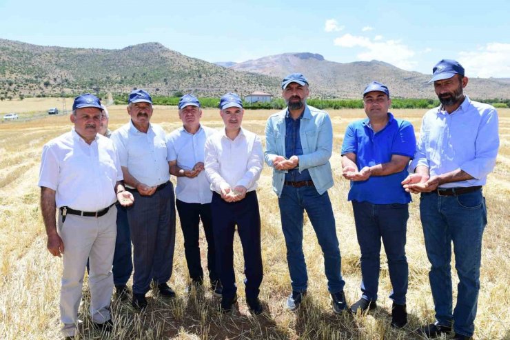 Yeşilyurt Belediyesi’nden depremzede üreticilere destek