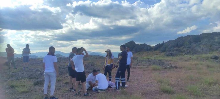 Tunceli’de yüksekten düşen genç kız, askeri helikopterle hastaneye kaldırıldı