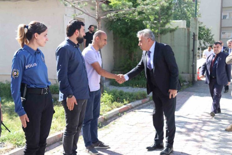 Ağrı Emniyet Müdürü Aydın’dan şehit ailesine ve görev başındaki polislere bayram ziyareti