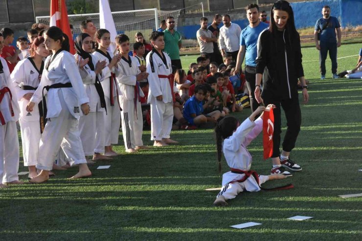 Bitlis’te yaz spor okullarının açılışı yapıldı