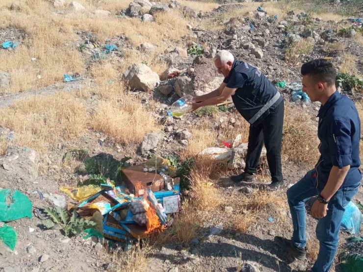 Hakkari’de tarihi geçmiş ürünler imha edildi