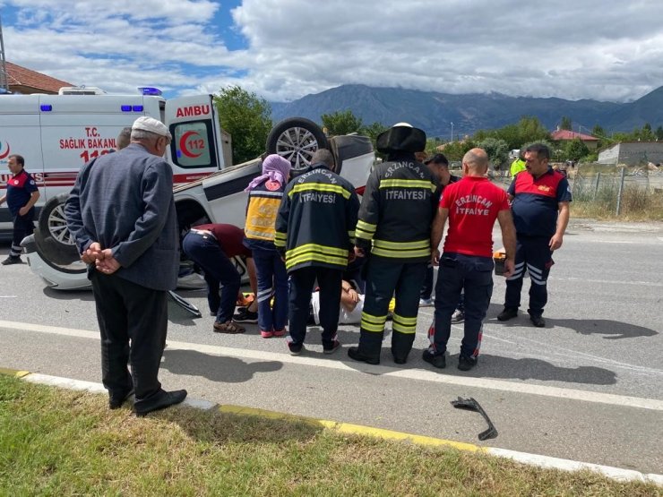 Kırmızı ışık ihlali kazaya neden oldu: 4 yaralı