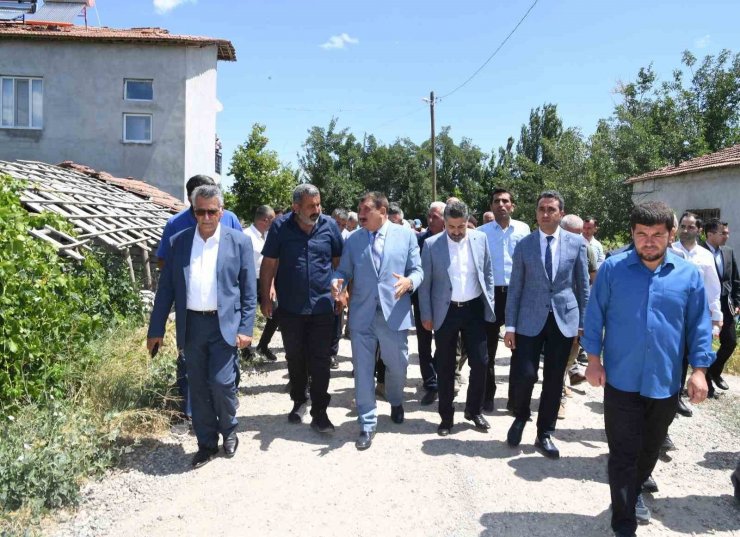 Gürkan: "Yazıhan’a 470 kilometre asfalt yapıldı"