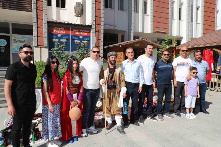 Hakkari’de el sanatları ve resim sergisi düzenlendi