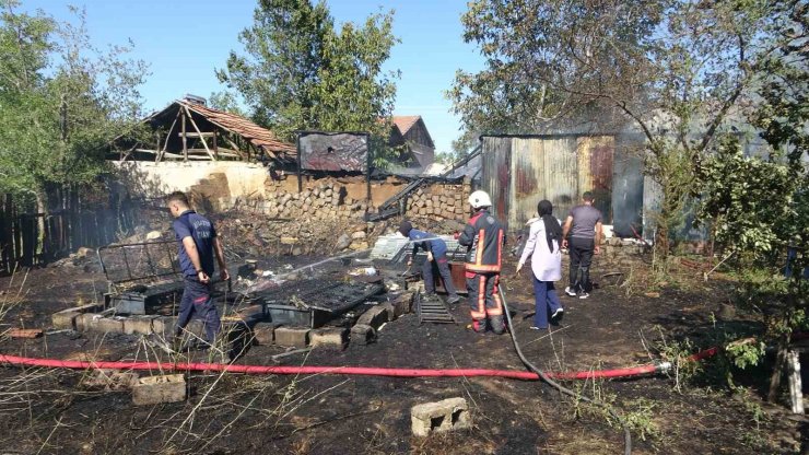 Malatya’da yangın sonrası meydana gelen patlama paniğe neden oldu